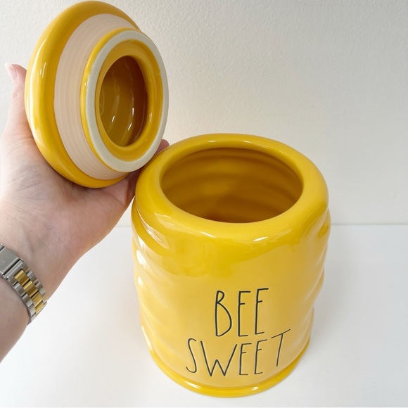 Rae Dunn Yellow Bee Sweet Ceramic Bee Hive Cookie Jar Canister Figural Be Sweet - Picture 5 of 7